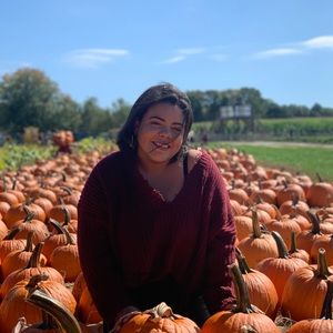 Meet your Posher, Leonela